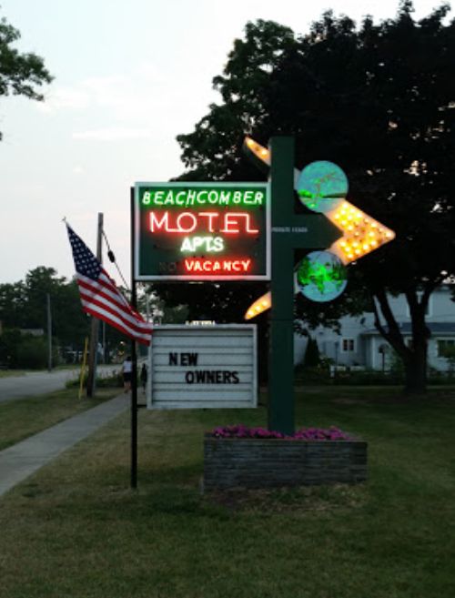 Beachcomber Motel & Apartments - Beachcomber From Website (newer photo)